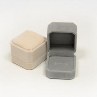 Βελουδινο κουτι δαχτυλιδιου 5cm x 5.5cm x 4cm