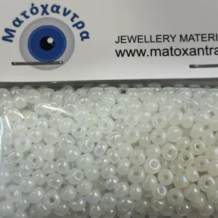 Γυάλινα Χαντράκια Preciosa Λευκό Ιριζέ 4mm – 40gr | Χάντρες για Κέντημα & Κοσμήματα