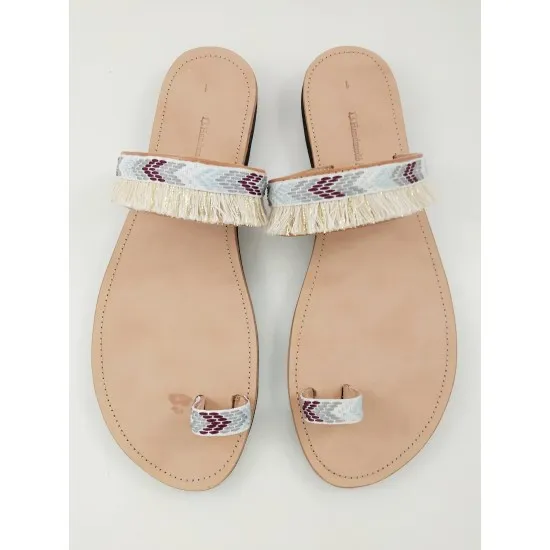 Σανδάλι δερμάτινο  boho με φούντες